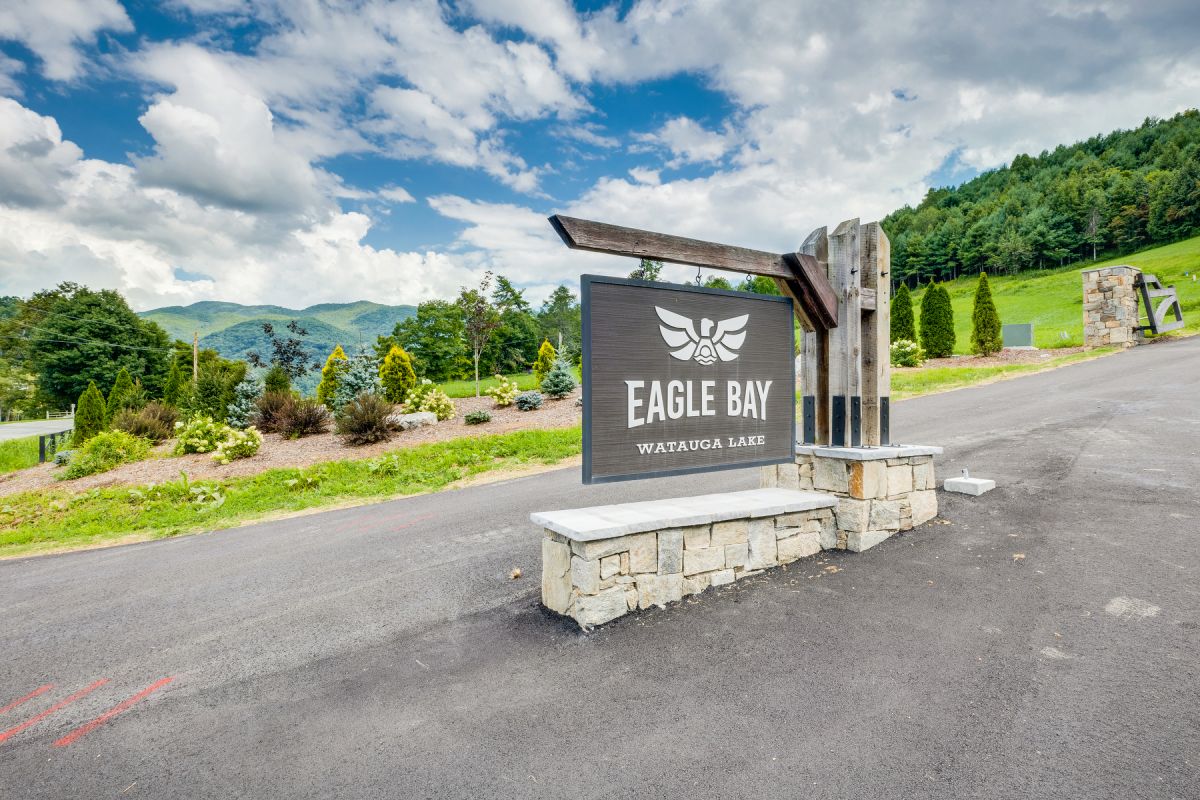 Eagle Bay community near Watauga Lake