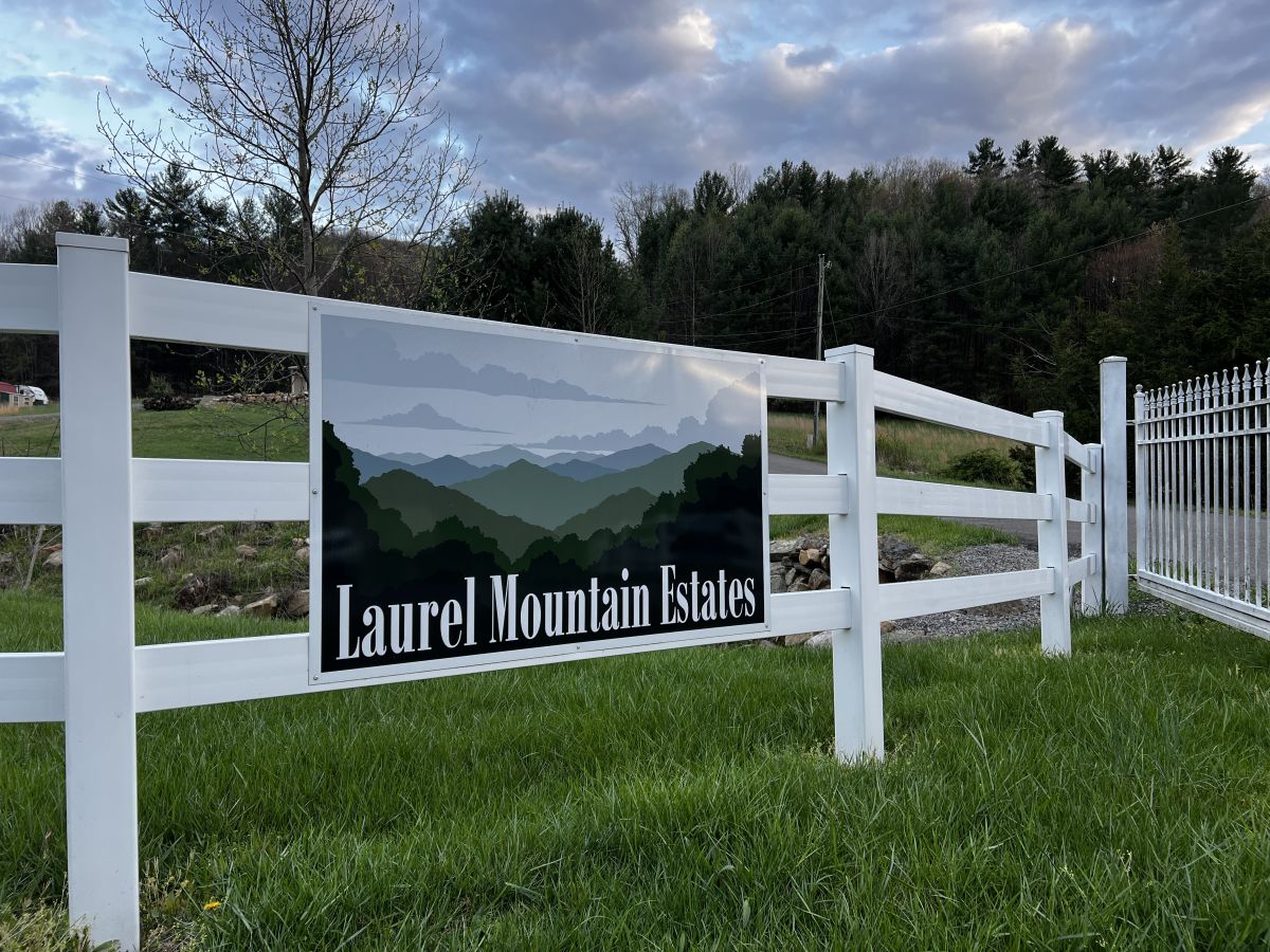 Laurel Mountain Estates community near Watauga Lake