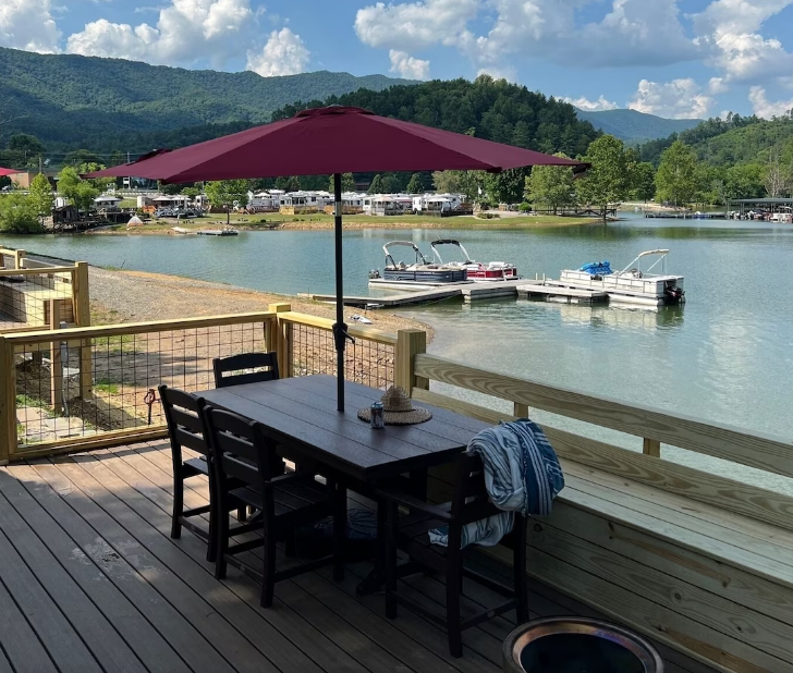 Elegant Watauga Lake Airstream