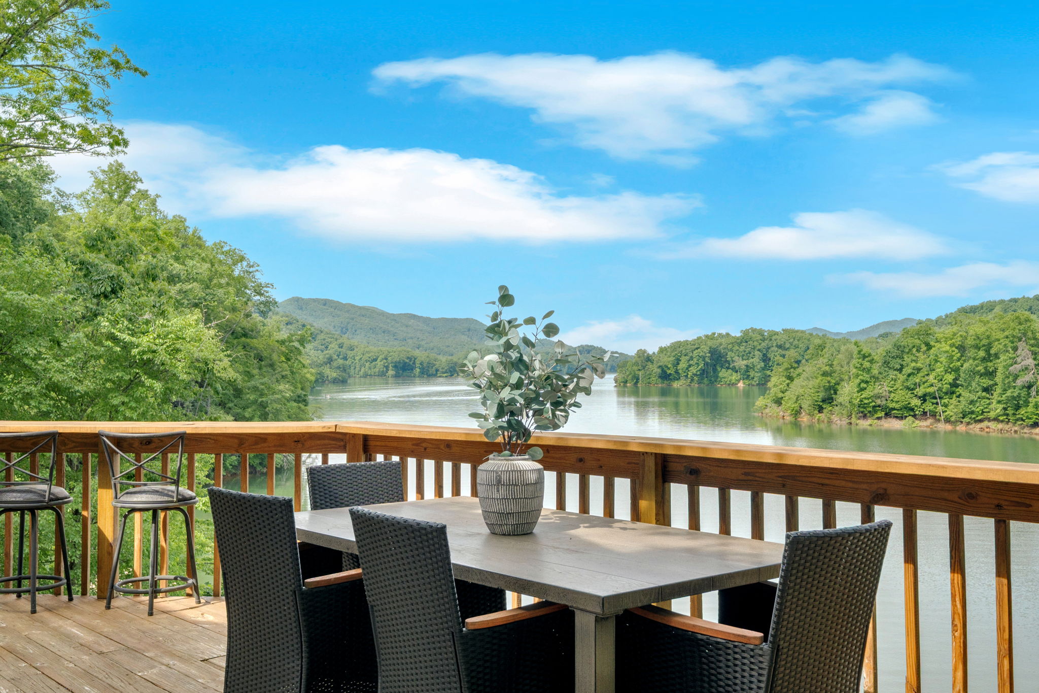 Cove Ridge on Watauga Lake