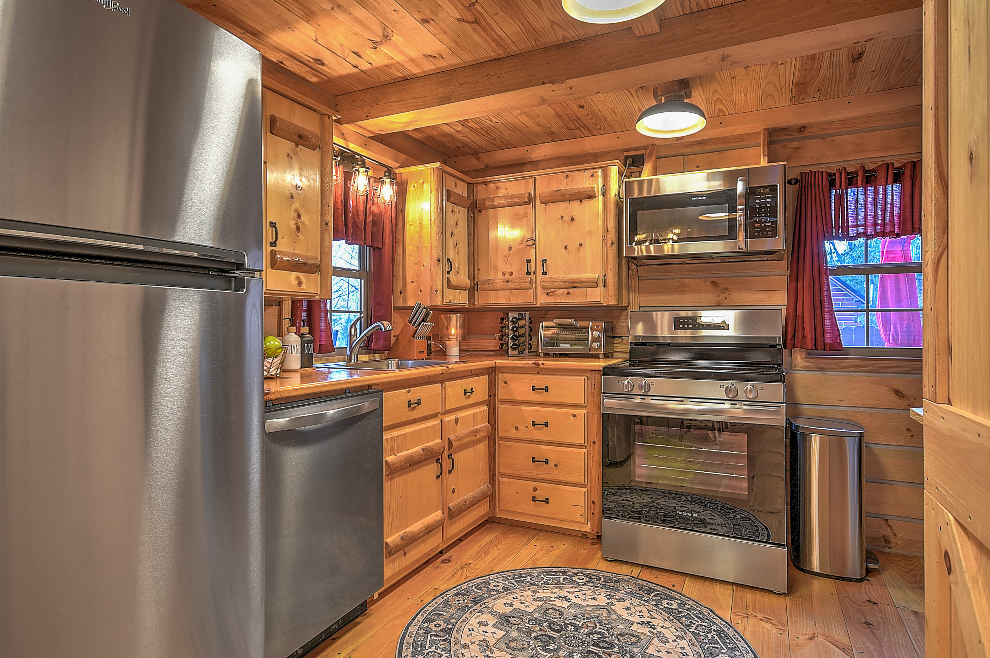 Monarch Mountain Cabins