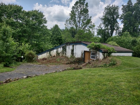 Johnson’s Lawn Care